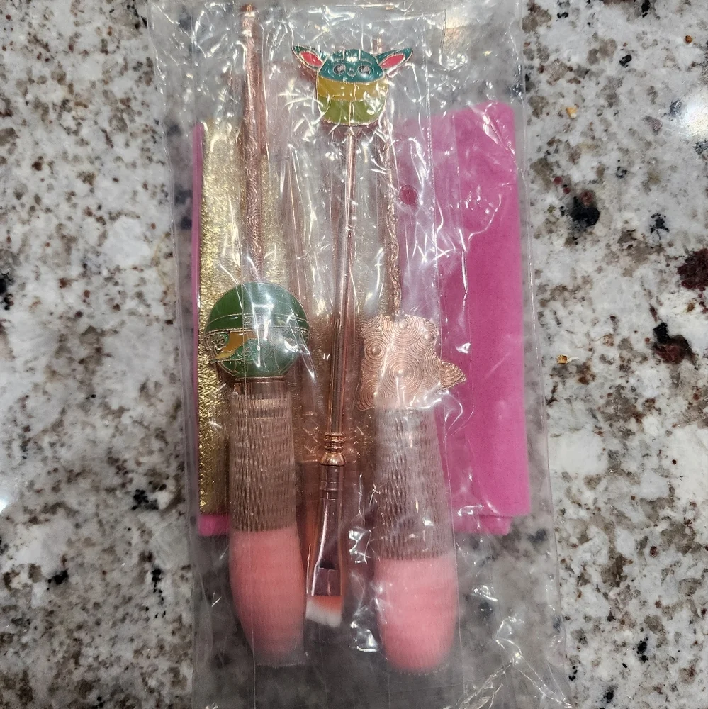 Star Wars Grogu‎ Baby Yoda Makeup Brush Set